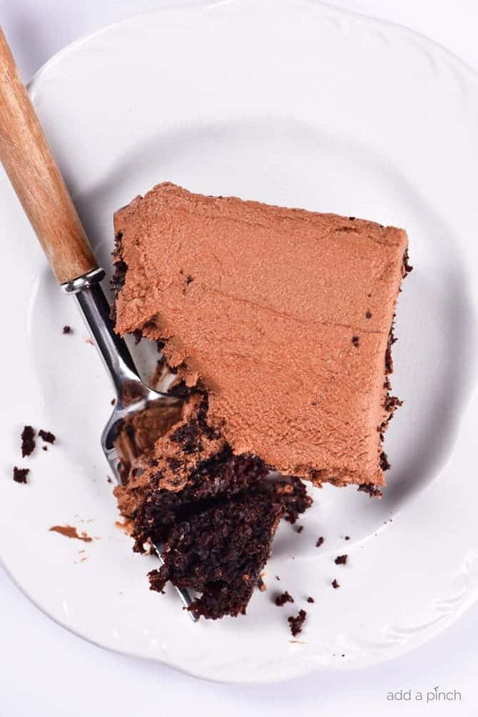 Your Go-To 9x13 Chocolate Cake for Potlucks & Easy Sharing
